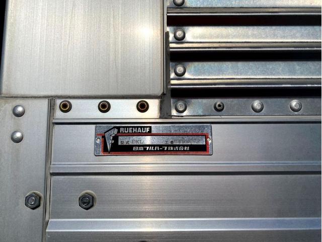 ギガ 　３８０馬力　塗装済　ラッシングレール２段　後輪エアサス　荷台内寸　（ｃｍ）：長さ９６０　幅２４０　高さ２６５　最大積載量：１３９００ｋｇ　４軸　バックモニター　アドブルー　タンク３００　Ｌ　ｘ　２（50枚目）