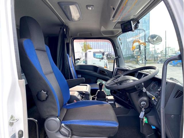 ギガ 　３８０馬力　塗装済　ラッシングレール２段　後輪エアサス　荷台内寸　（ｃｍ）：長さ９６０　幅２４０　高さ２６５　最大積載量：１３９００ｋｇ　４軸　バックモニター　アドブルー　タンク３００　Ｌ　ｘ　２（51枚目）