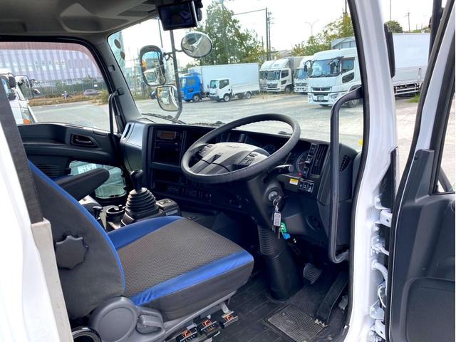 ギガ 　３８０馬力　塗装済　ラッシングレール２段　後輪エアサス　荷台内寸　（ｃｍ）：長さ９６０　幅２４０　高さ２６５　最大積載量：１３９００ｋｇ　４軸　バックモニター　アドブルー　タンク３００　Ｌ　ｘ　２（52枚目）