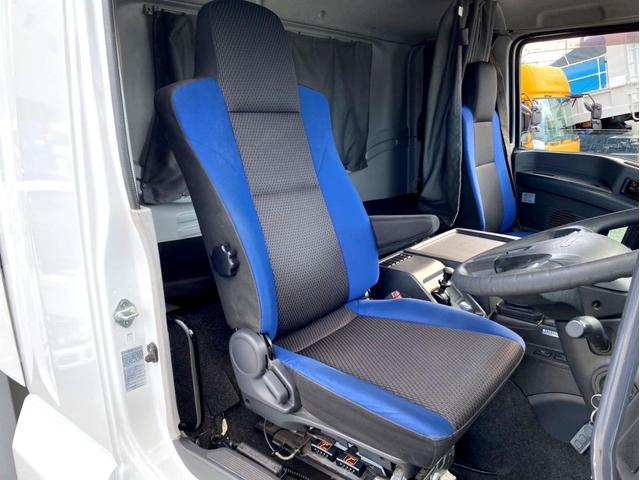 ギガ 　３８０馬力　塗装済　ラッシングレール２段　後輪エアサス　荷台内寸　（ｃｍ）：長さ９６０　幅２４０　高さ２６５　最大積載量：１３９００ｋｇ　４軸　バックモニター　アドブルー　タンク３００　Ｌ　ｘ　２（53枚目）