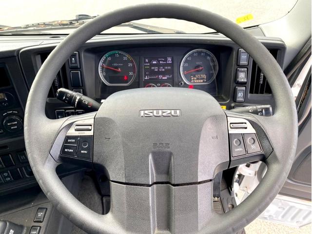 ギガ 　３８０馬力　塗装済　ラッシングレール２段　後輪エアサス　荷台内寸　（ｃｍ）：長さ９６０　幅２４０　高さ２６５　最大積載量：１３９００ｋｇ　４軸　バックモニター　アドブルー　タンク３００　Ｌ　ｘ　２（57枚目）