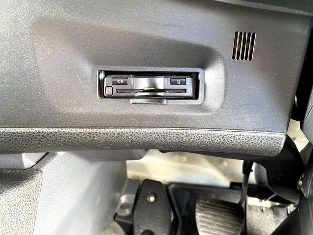 ギガ 　３８０馬力　塗装済　ラッシングレール２段　後輪エアサス　荷台内寸　（ｃｍ）：長さ９６０　幅２４０　高さ２６５　最大積載量：１３９００ｋｇ　４軸　バックモニター　アドブルー　タンク３００　Ｌ　ｘ　２（62枚目）