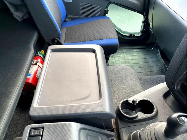 ギガ 　３８０馬力　塗装済　ラッシングレール２段　後輪エアサス　荷台内寸　（ｃｍ）：長さ９６０　幅２４０　高さ２６５　最大積載量：１３９００ｋｇ　４軸　バックモニター　アドブルー　タンク３００　Ｌ　ｘ　２（65枚目）