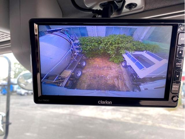 ギガ 　３８０馬力　塗装済　ラッシングレール２段　後輪エアサス　荷台内寸　（ｃｍ）：長さ９６０　幅２４０　高さ２６５　最大積載量：１３９００ｋｇ　４軸　バックモニター　アドブルー　タンク３００　Ｌ　ｘ　２（66枚目）