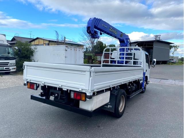 エルフトラック 　２ｔ　タダノクレーン　ラジコン　２ｔ　平ボディ　タダノ４段クレーン　ＺＥ２６４ＨＲ　２．６３ｔ吊　フックイン　荷台内寸：３７１　１８０／ｃｍ　最大積載量：２０００ｋｇ　１５０馬力　全塗装済（3枚目）