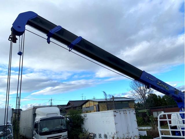 エルフトラック 　２ｔ　タダノクレーン　ラジコン　２ｔ　平ボディ　タダノ４段クレーン　ＺＥ２６４ＨＲ　２．６３ｔ吊　フックイン　荷台内寸：３７１　１８０／ｃｍ　最大積載量：２０００ｋｇ　１５０馬力　全塗装済（11枚目）