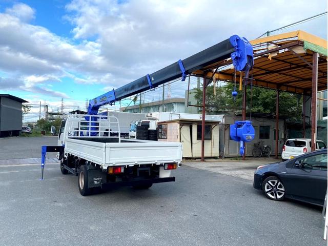 エルフトラック 　２ｔ　タダノクレーン　ラジコン　２ｔ　平ボディ　タダノ４段クレーン　ＺＥ２６４ＨＲ　２．６３ｔ吊　フックイン　荷台内寸：３７１　１８０／ｃｍ　最大積載量：２０００ｋｇ　１５０馬力　全塗装済（14枚目）