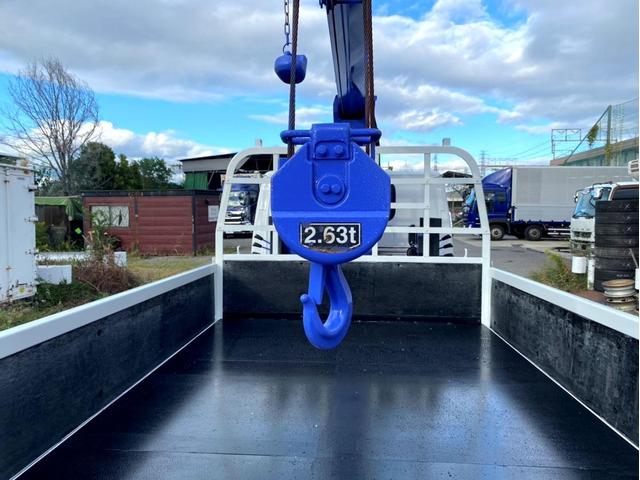 エルフトラック 　２ｔ　タダノクレーン　ラジコン　２ｔ　平ボディ　タダノ４段クレーン　ＺＥ２６４ＨＲ　２．６３ｔ吊　フックイン　荷台内寸：３７１　１８０／ｃｍ　最大積載量：２０００ｋｇ　１５０馬力　全塗装済（16枚目）