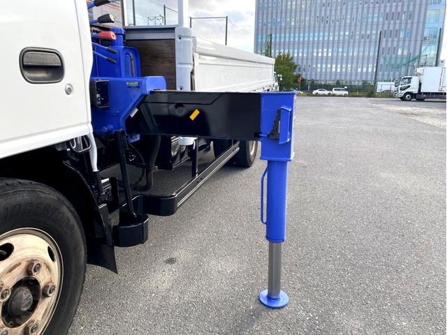 エルフトラック 　２ｔ　タダノクレーン　ラジコン　２ｔ　平ボディ　タダノ４段クレーン　ＺＥ２６４ＨＲ　２．６３ｔ吊　フックイン　荷台内寸：３７１　１８０／ｃｍ　最大積載量：２０００ｋｇ　１５０馬力　全塗装済（18枚目）