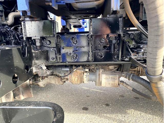 エルフトラック 　２ｔ　タダノクレーン　ラジコン　２ｔ　平ボディ　タダノ４段クレーン　ＺＥ２６４ＨＲ　２．６３ｔ吊　フックイン　荷台内寸：３７１　１８０／ｃｍ　最大積載量：２０００ｋｇ　１５０馬力　全塗装済（24枚目）