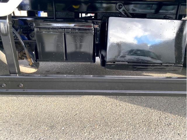 エルフトラック 　２ｔ　タダノクレーン　ラジコン　２ｔ　平ボディ　タダノ４段クレーン　ＺＥ２６４ＨＲ　２．６３ｔ吊　フックイン　荷台内寸：３７１　１８０／ｃｍ　最大積載量：２０００ｋｇ　１５０馬力　全塗装済（26枚目）