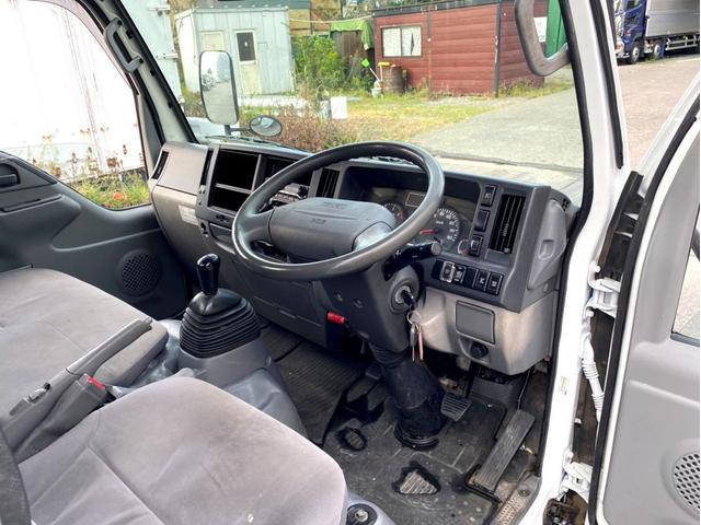 エルフトラック 　２ｔ　タダノクレーン　ラジコン　２ｔ　平ボディ　タダノ４段クレーン　ＺＥ２６４ＨＲ　２．６３ｔ吊　フックイン　荷台内寸：３７１　１８０／ｃｍ　最大積載量：２０００ｋｇ　１５０馬力　全塗装済（45枚目）