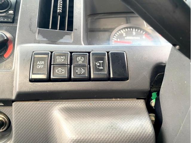 エルフトラック 　２ｔ　タダノクレーン　ラジコン　２ｔ　平ボディ　タダノ４段クレーン　ＺＥ２６４ＨＲ　２．６３ｔ吊　フックイン　荷台内寸：３７１　１８０／ｃｍ　最大積載量：２０００ｋｇ　１５０馬力　全塗装済（52枚目）