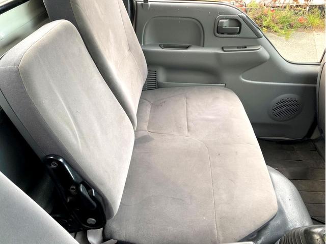 エルフトラック 　２ｔ　タダノクレーン　ラジコン　２ｔ　平ボディ　タダノ４段クレーン　ＺＥ２６４ＨＲ　２．６３ｔ吊　フックイン　荷台内寸：３７１　１８０／ｃｍ　最大積載量：２０００ｋｇ　１５０馬力　全塗装済（56枚目）