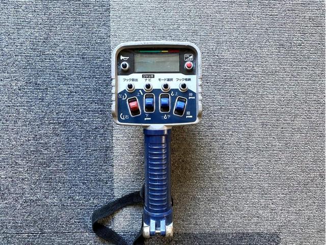 エルフトラック 　２ｔ　タダノクレーン　ラジコン　２ｔ　平ボディ　タダノ４段クレーン　ＺＥ２６４ＨＲ　２．６３ｔ吊　フックイン　荷台内寸：３７１　１８０／ｃｍ　最大積載量：２０００ｋｇ　１５０馬力　全塗装済（58枚目）