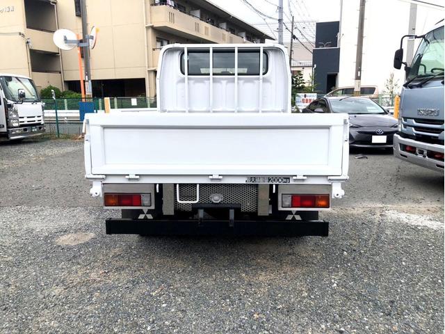 キャンター Ｗキャブ　Ｗキャブ　全塗装済　リアヒーター　準中型５ｔ未満　荷台内寸：２１１　１６１／ｃｍ　メッキパーツ（6枚目）