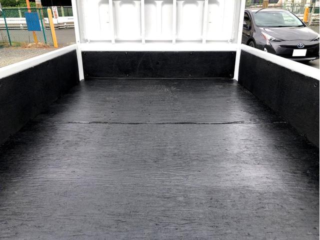 キャンター Ｗキャブ　Ｗキャブ　全塗装済　リアヒーター　準中型５ｔ未満　荷台内寸：２１１　１６１／ｃｍ　メッキパーツ（8枚目）