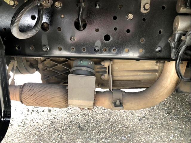 キャンター Ｗキャブ　Ｗキャブ　全塗装済　リアヒーター　準中型５ｔ未満　荷台内寸：２１１　１６１／ｃｍ　メッキパーツ（12枚目）