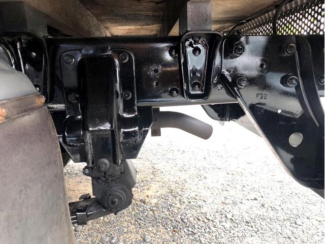 キャンター Ｗキャブ　Ｗキャブ　全塗装済　リアヒーター　準中型５ｔ未満　荷台内寸：２１１　１６１／ｃｍ　メッキパーツ（17枚目）
