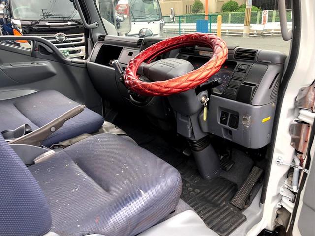キャンター Ｗキャブ　Ｗキャブ　全塗装済　リアヒーター　準中型５ｔ未満　荷台内寸：２１１　１６１／ｃｍ　メッキパーツ（26枚目）