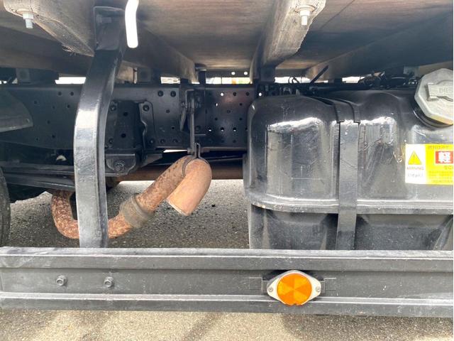 エルフトラック Ｗキャブロングフルフラットローダンプ　ワイド　ロングボディ　１５０馬力　ターボ　準中型５ｔ未満　ＥＴＣ　荷台内寸：４３６　２０８／ｃｍ（14枚目）