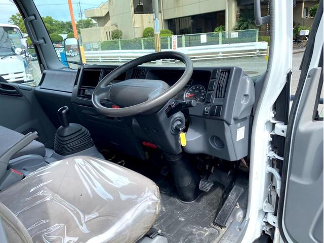 エルフトラック Ｗキャブロングフルフラットローダンプ　ワイド　ロングボディ　１５０馬力　ターボ　準中型５ｔ未満　ＥＴＣ　荷台内寸：４３６　２０８／ｃｍ（32枚目）