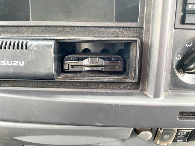 エルフトラック Ｗキャブロングフルフラットローダンプ　ワイド　ロングボディ　１５０馬力　ターボ　準中型５ｔ未満　ＥＴＣ　荷台内寸：４３６　２０８／ｃｍ（39枚目）