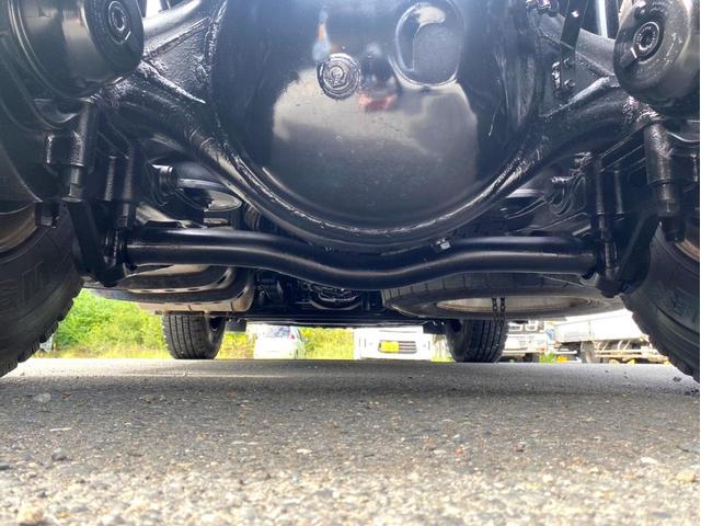 ギガ 　トラクタヘッド　ハイルーフ　後輪エアサス　第５輪荷重　９０７０ｋｇ　最大積載量：３８７４０ｋｇ　［１１５００］ｋｇ　４６０馬力　全塗装済　アドブルー　ＥＴＣ　ベッド付　タンク４００Ｌ　スペアタイヤ（22枚目）