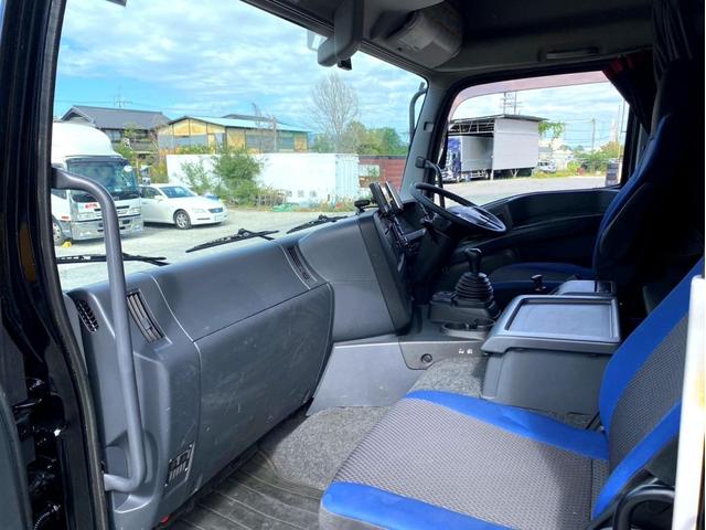 ギガ 　トラクタヘッド　ハイルーフ　後輪エアサス　第５輪荷重　９０７０ｋｇ　最大積載量：３８７４０ｋｇ　［１１５００］ｋｇ　４６０馬力　全塗装済　アドブルー　ＥＴＣ　ベッド付　タンク４００Ｌ　スペアタイヤ（39枚目）