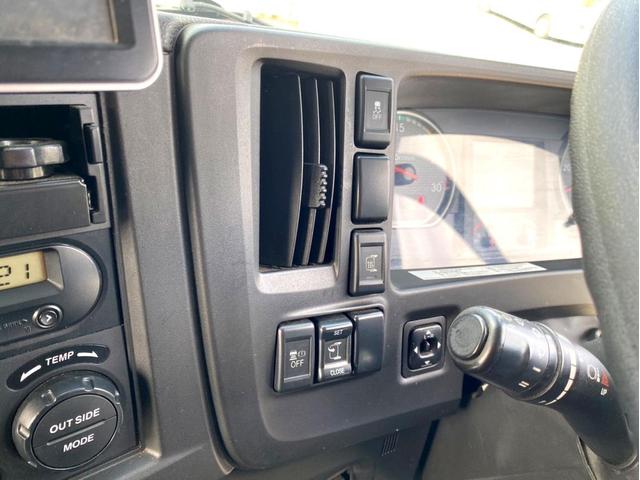 ギガ 　トラクタヘッド　ハイルーフ　後輪エアサス　第５輪荷重　９０７０ｋｇ　最大積載量：３８７４０ｋｇ　［１１５００］ｋｇ　４６０馬力　全塗装済　アドブルー　ＥＴＣ　ベッド付　タンク４００Ｌ　スペアタイヤ（45枚目）