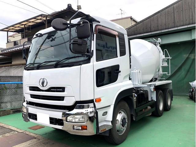 クオン ベースグレード コンクリートミキサー ドラム貼替 電動ホッパーカバー アドブルー 300馬力 新明和工業 ETC ベッド付き(2枚目)