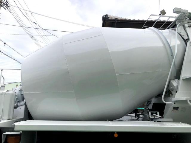 クオン ベースグレード コンクリートミキサー ドラム貼替 電動ホッパーカバー アドブルー 300馬力 新明和工業 ETC ベッド付き(11枚目)