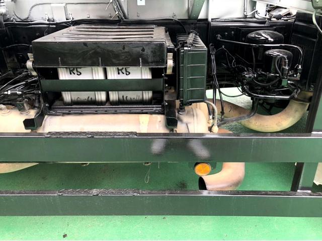 クオン ベースグレード コンクリートミキサー ドラム貼替 電動ホッパーカバー アドブルー 300馬力 新明和工業 ETC ベッド付き(18枚目)