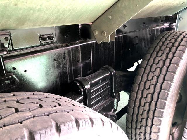 クオン ベースグレード コンクリートミキサー ドラム貼替 電動ホッパーカバー アドブルー 300馬力 新明和工業 ETC ベッド付き(21枚目)