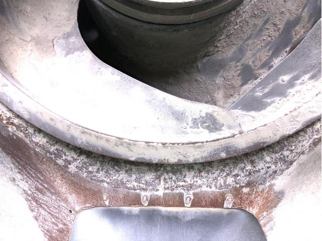 クオン ベースグレード コンクリートミキサー ドラム貼替 電動ホッパーカバー アドブルー 300馬力 新明和工業 ETC ベッド付き(31枚目)