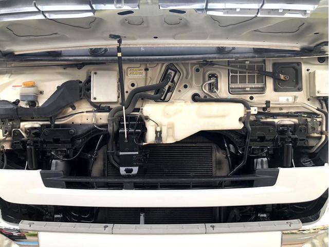 クオン ベースグレード コンクリートミキサー ドラム貼替 電動ホッパーカバー アドブルー 300馬力 新明和工業 ETC ベッド付き(34枚目)