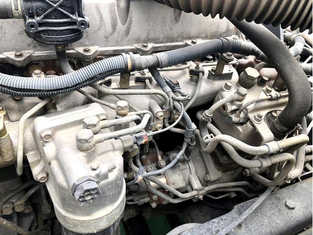 クオン ベースグレード コンクリートミキサー ドラム貼替 電動ホッパーカバー アドブルー 300馬力 新明和工業 ETC ベッド付き(39枚目)