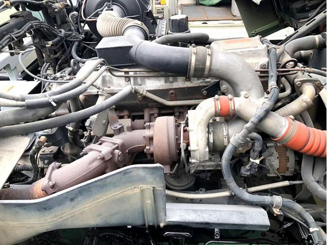 クオン ベースグレード コンクリートミキサー ドラム貼替 電動ホッパーカバー アドブルー 300馬力 新明和工業 ETC ベッド付き(40枚目)