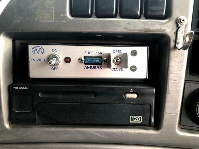 クオン ベースグレード コンクリートミキサー ドラム貼替 電動ホッパーカバー アドブルー 300馬力 新明和工業 ETC ベッド付き(53枚目)