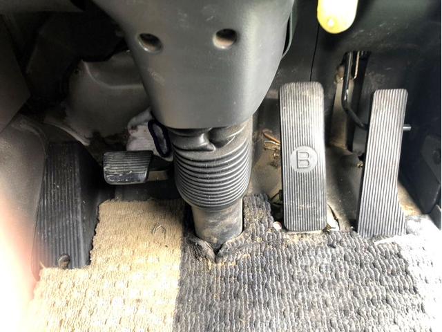 クオン ベースグレード コンクリートミキサー ドラム貼替 電動ホッパーカバー アドブルー 300馬力 新明和工業 ETC ベッド付き(55枚目)