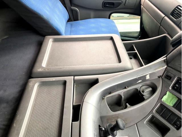 クオン ベースグレード コンクリートミキサー ドラム貼替 電動ホッパーカバー アドブルー 300馬力 新明和工業 ETC ベッド付き(57枚目)