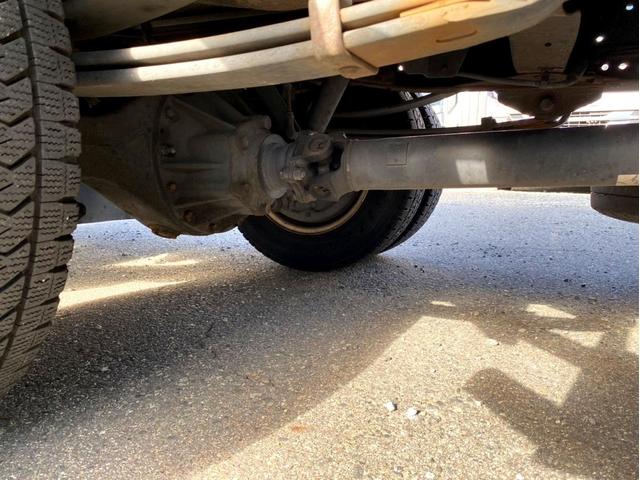 エルフトラック ロング　アルミバンＰＧ　標準ロング　ＴＫＧ－ＮＭＲ８５ＡＮ　パブコ　新明和工業　床下格納パワーゲート　ラジコン付き　ラッシングレール３段　バックモニター　ＥＴＣ２．０　スペアタイヤ（21枚目）