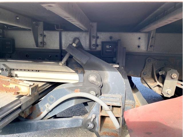 エルフトラック ロング　アルミバンＰＧ　標準ロング　ＴＫＧ－ＮＭＲ８５ＡＮ　パブコ　新明和工業　床下格納パワーゲート　ラジコン付き　ラッシングレール３段　バックモニター　ＥＴＣ２．０　スペアタイヤ（22枚目）