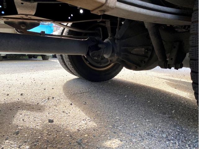 エルフトラック ロング　アルミバンＰＧ　標準ロング　ＴＫＧ－ＮＭＲ８５ＡＮ　パブコ　新明和工業　床下格納パワーゲート　ラジコン付き　ラッシングレール３段　バックモニター　ＥＴＣ２．０　スペアタイヤ（25枚目）