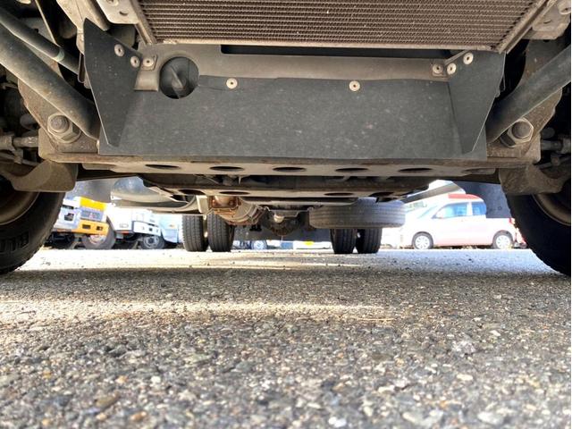 エルフトラック ロング　アルミバンＰＧ　標準ロング　ＴＫＧ－ＮＭＲ８５ＡＮ　パブコ　新明和工業　床下格納パワーゲート　ラジコン付き　ラッシングレール３段　バックモニター　ＥＴＣ２．０　スペアタイヤ（27枚目）