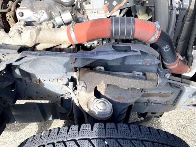 エルフトラック ロング　アルミバンＰＧ　標準ロング　ＴＫＧ－ＮＭＲ８５ＡＮ　パブコ　新明和工業　床下格納パワーゲート　ラジコン付き　ラッシングレール３段　バックモニター　ＥＴＣ２．０　スペアタイヤ（35枚目）