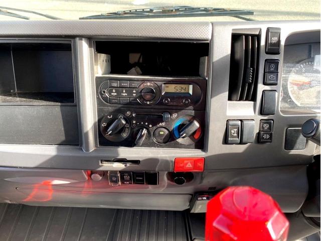 エルフトラック ロング　アルミバンＰＧ　標準ロング　ＴＫＧ－ＮＭＲ８５ＡＮ　パブコ　新明和工業　床下格納パワーゲート　ラジコン付き　ラッシングレール３段　バックモニター　ＥＴＣ２．０　スペアタイヤ（45枚目）