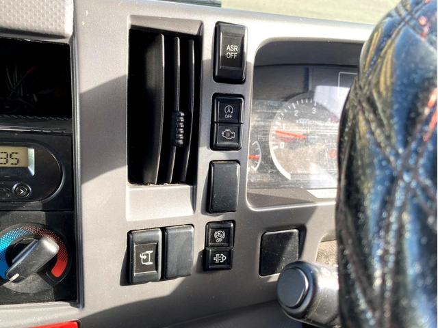 エルフトラック ロング　アルミバンＰＧ　標準ロング　ＴＫＧ－ＮＭＲ８５ＡＮ　パブコ　新明和工業　床下格納パワーゲート　ラジコン付き　ラッシングレール３段　バックモニター　ＥＴＣ２．０　スペアタイヤ（48枚目）