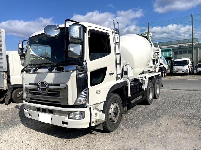 プロフィア ベースグレード　ミキサー車　車検：８年４月　カヤバ製　８．７立米　電動ホッパーカバー　３６０馬力　アドブルー　全塗装済　ＥＴＣ　ベッド付（2枚目）