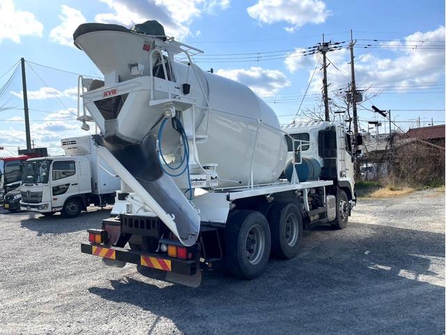 プロフィア ベースグレード　ミキサー車　車検：８年４月　カヤバ製　８．７立米　電動ホッパーカバー　３６０馬力　アドブルー　全塗装済　ＥＴＣ　ベッド付（3枚目）